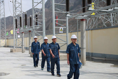 中國鐵建電氣化局集團南方公司施工的蘭 …